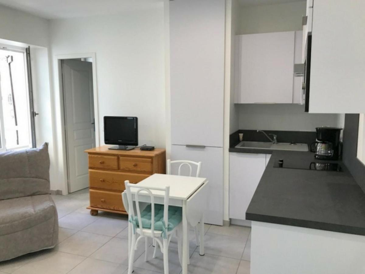 Studio Renove En Centre-Ville, Ideal Pour Des Vacances A Pied, Calme Et Confort, Classe 2 Etoiles. - Fr-1-4-512 Сен Жан дьо Луз Екстериор снимка