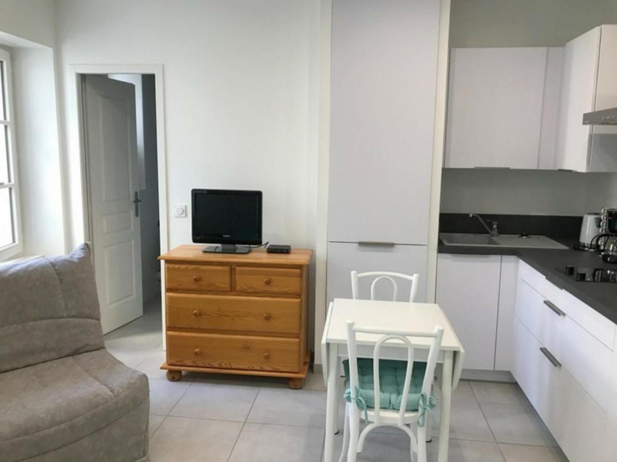 Studio Renove En Centre-Ville, Ideal Pour Des Vacances A Pied, Calme Et Confort, Classe 2 Etoiles. - Fr-1-4-512 Сен Жан дьо Луз Екстериор снимка