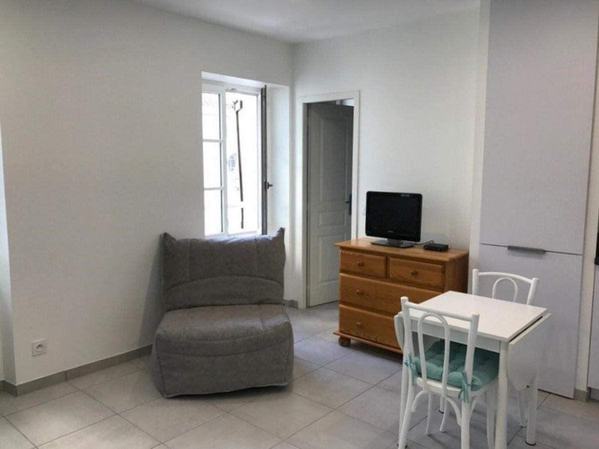 Studio Renove En Centre-Ville, Ideal Pour Des Vacances A Pied, Calme Et Confort, Classe 2 Etoiles. - Fr-1-4-512 Сен Жан дьо Луз Екстериор снимка